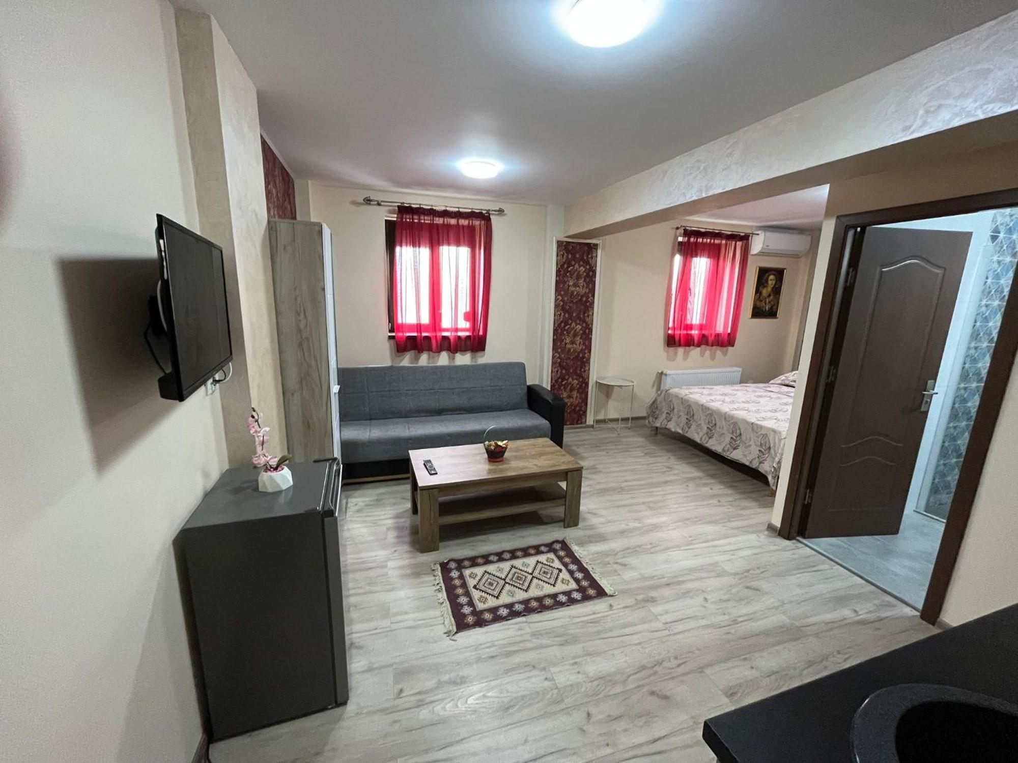 Solaria Apartment กาลาจิ ภายนอก รูปภาพ